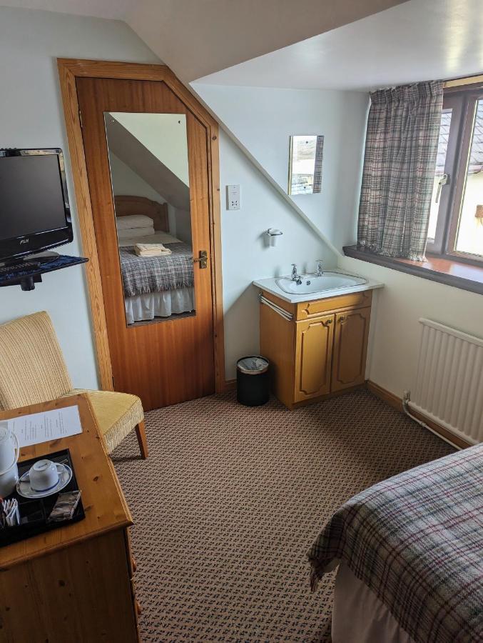 Doune Braes Hotel Breasclete ภายนอก รูปภาพ